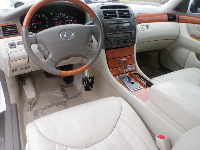 Lexus LS 430 2002 photo 3