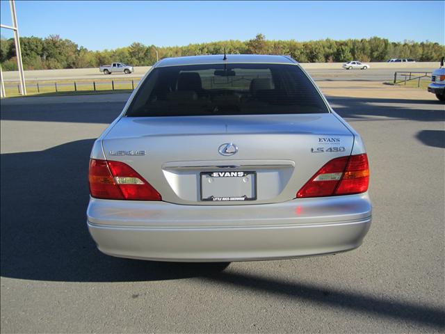 Lexus LS 430 2002 photo 1