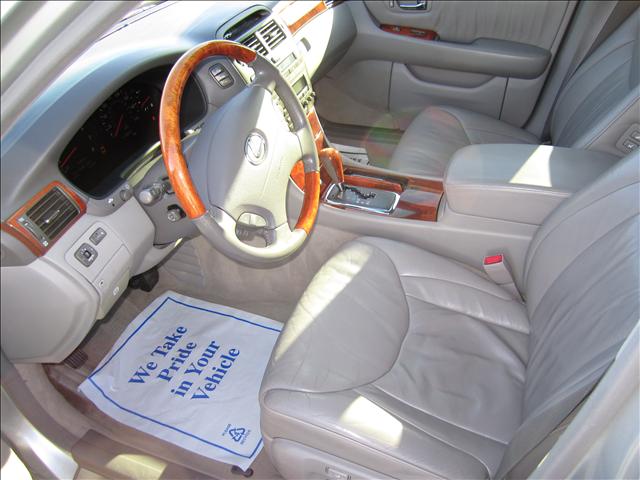 Lexus LS 430 2002 photo 2