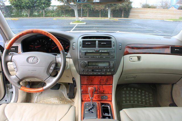 Lexus LS 430 2002 photo 2