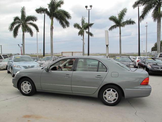 Lexus LS 430 2002 photo 1