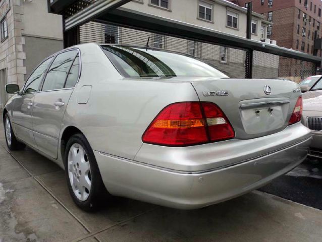 Lexus LS 430 2002 photo 3