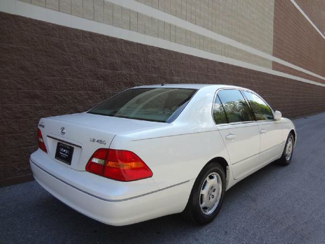 Lexus LS 430 2002 photo 2