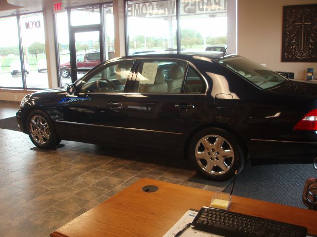 Lexus LS 430 2005 photo 2