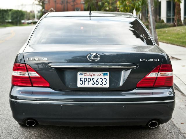 Lexus LS 430 2005 photo 3
