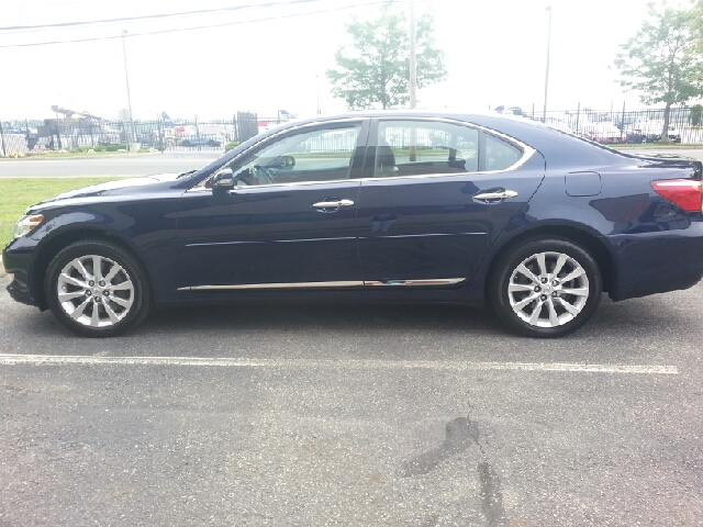 Lexus LS 430 2010 photo 1