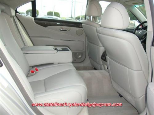 Lexus LS 460 LT Extended,8 FOOT BOX Other