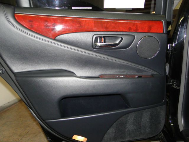 Lexus LS 460 2007 photo 35