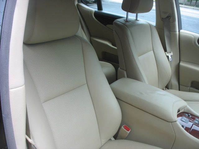 Lexus LS 460 2009 photo 17