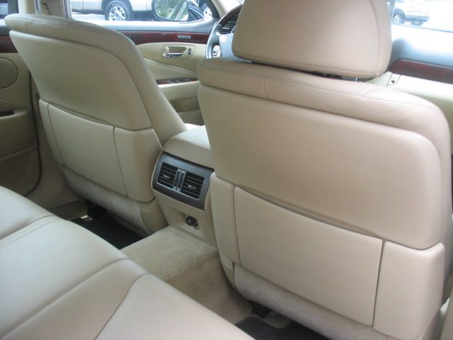 Lexus LS 460 2009 photo 21