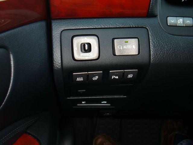 Lexus LS 460 2011 photo 11