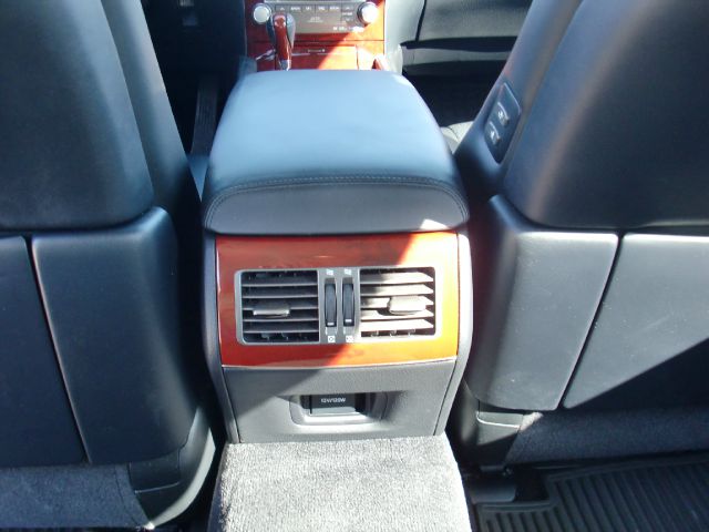 Lexus LS 460 2011 photo 12