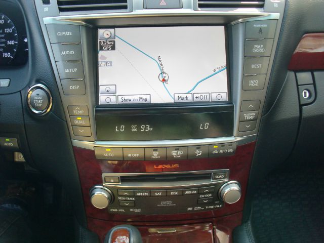 Lexus LS 460 2011 photo 14