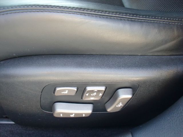 Lexus LS 460 2011 photo 17