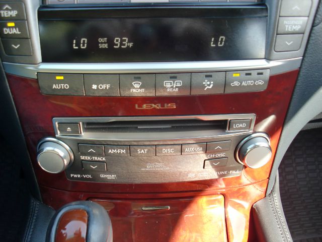 Lexus LS 460 2011 photo 2