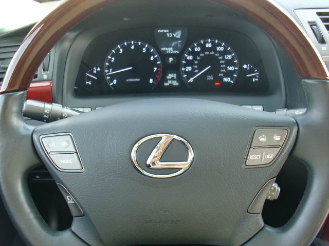 Lexus LS 460 2011 photo 3