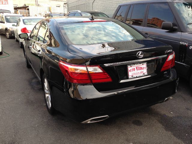 Lexus LS 460 2008 Chevrolet Trailblazer LT W/1lt 4DR SUV 113qu Sedan