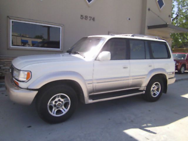 Lexus LX 450 1997 photo 2