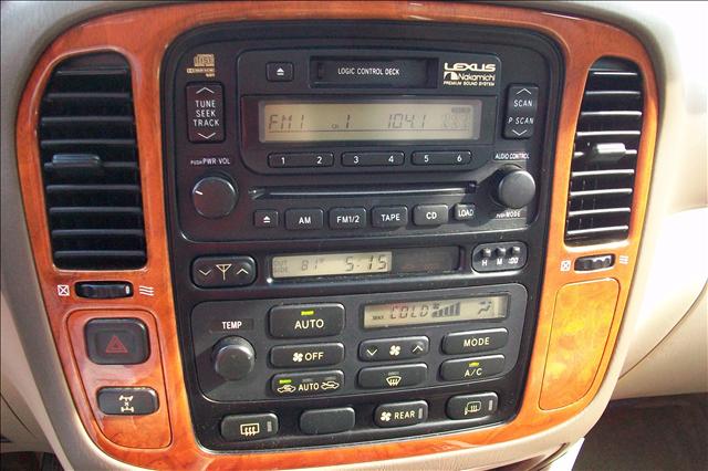 Lexus LX 450 1999 photo 3