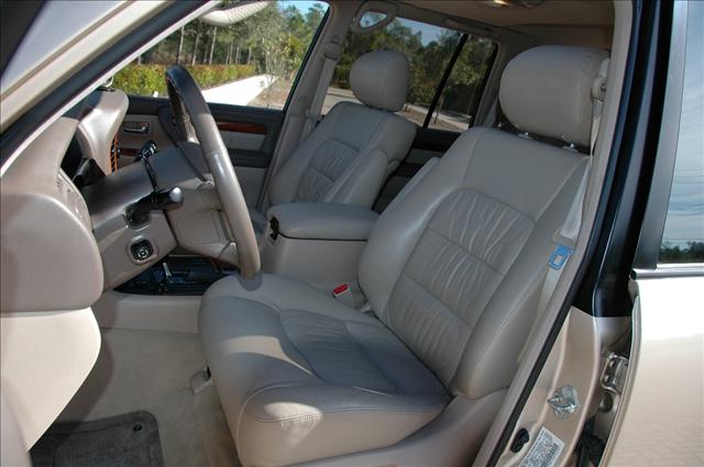 Lexus LX 470 1998 photo 3