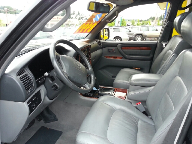 Lexus LX 470 Base SUV