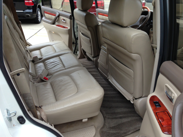 Lexus LX 470 Base SUV