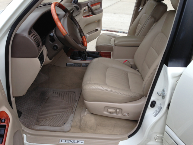 Lexus LX 470 2000 photo 1