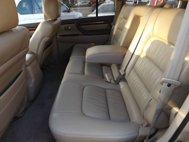 Lexus LX 470 2000 photo 2