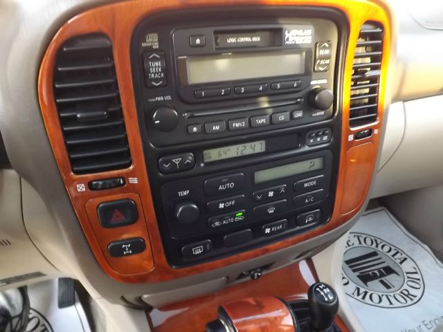 Lexus LX 470 2000 photo 3