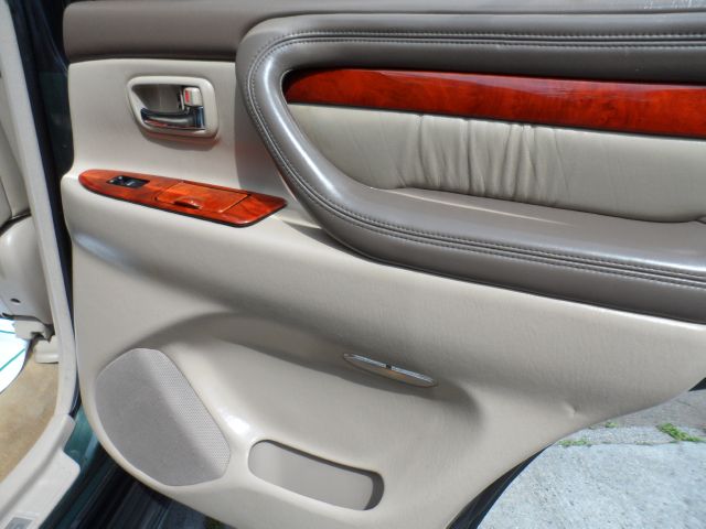 Lexus LX 470 2000 photo 10