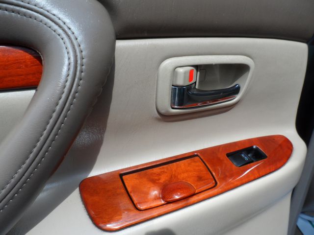 Lexus LX 470 2000 photo 11