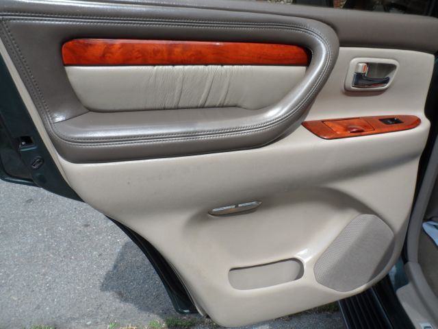 Lexus LX 470 2000 photo 12