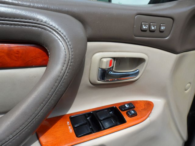 Lexus LX 470 2000 photo 14