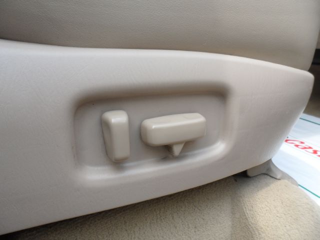 Lexus LX 470 2000 photo 27