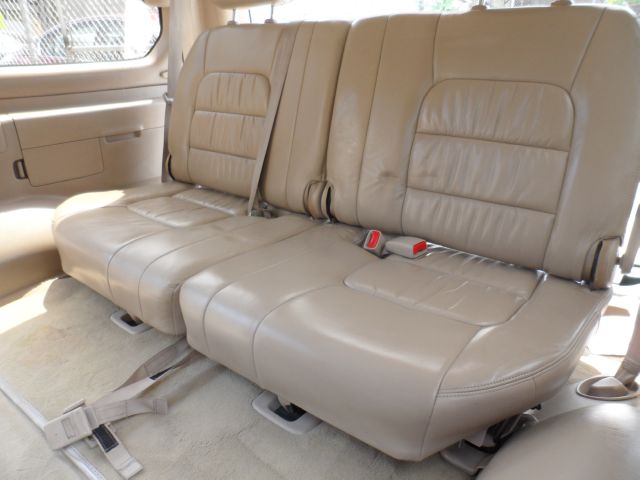 Lexus LX 470 2000 photo 28