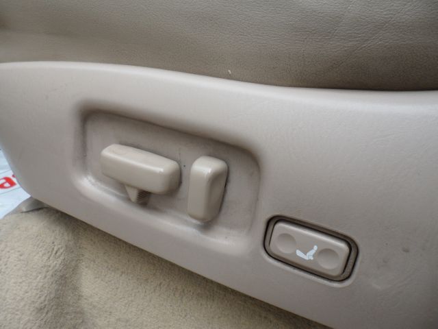 Lexus LX 470 2000 photo 3