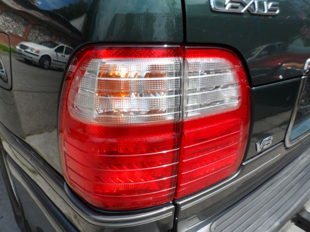 Lexus LX 470 2000 photo 34