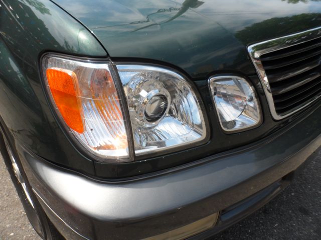 Lexus LX 470 2000 photo 37