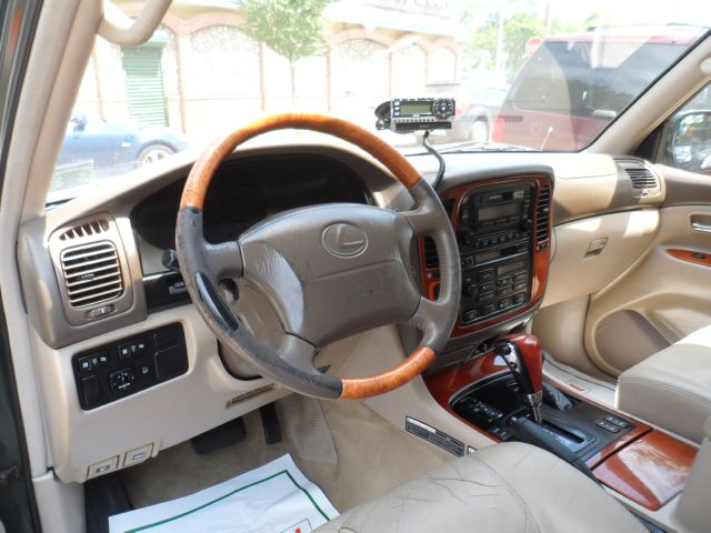 Lexus LX 470 2000 photo 46