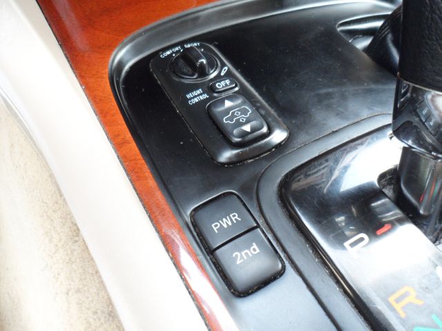 Lexus LX 470 2000 photo 51