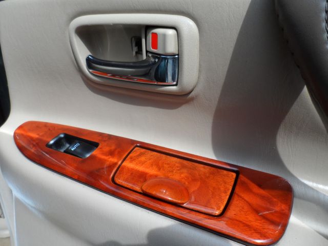 Lexus LX 470 2000 photo 8