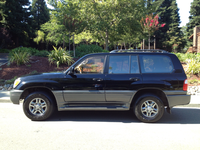 Lexus LX 470 2000 photo 3