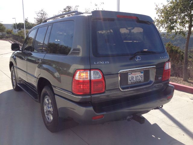 Lexus LX 470 2001 photo 1