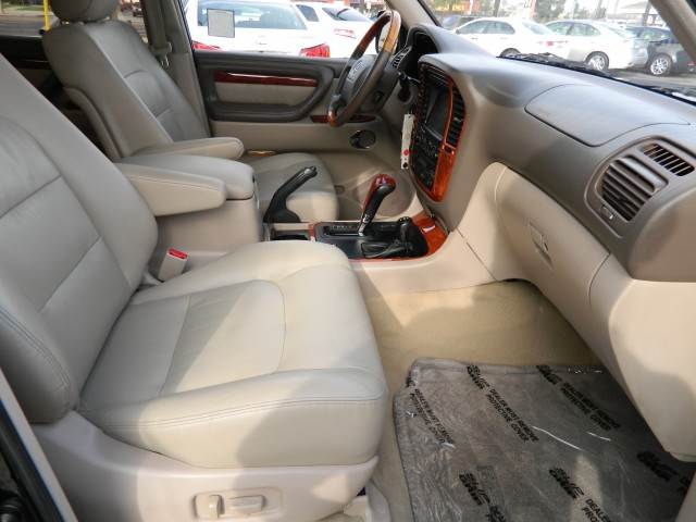 Lexus LX 470 2001 photo 4