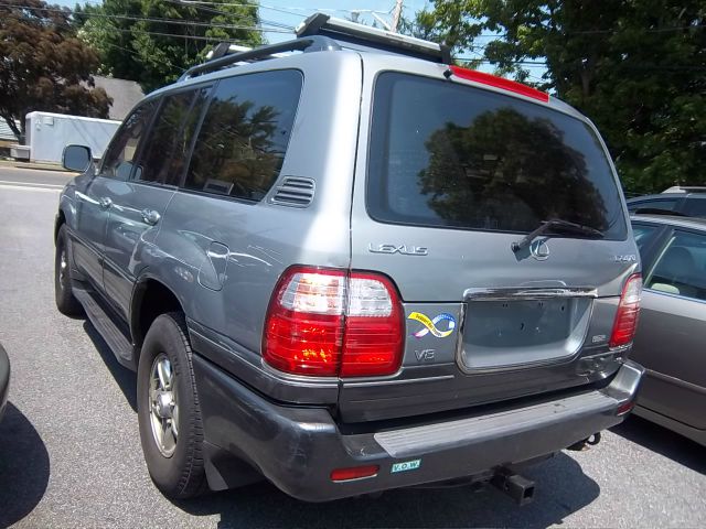 Lexus LX 470 2001 photo 2