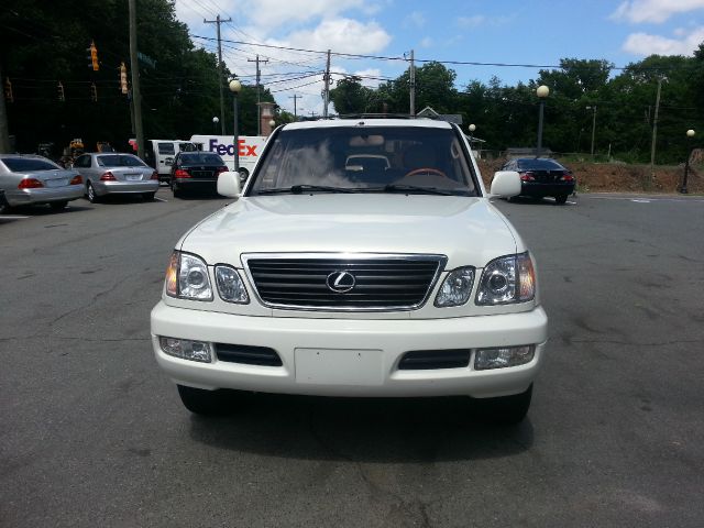 Lexus LX 470 2001 photo 3