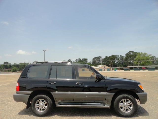 Lexus LX 470 2001 photo 1