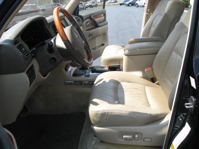 Lexus LX 470 2003 photo 2