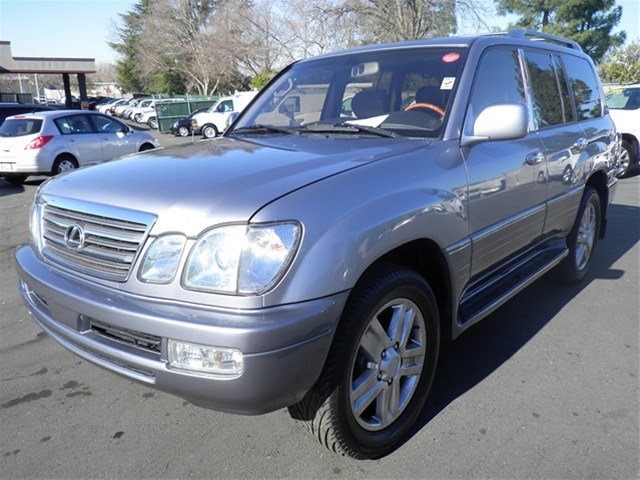 Lexus LX 470 Base Unspecified