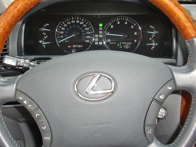 Lexus LX 470 2004 photo 1